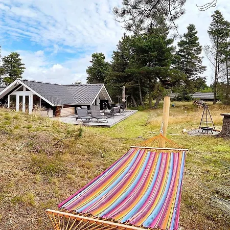 Four-bedroom Holiday In 42 *
