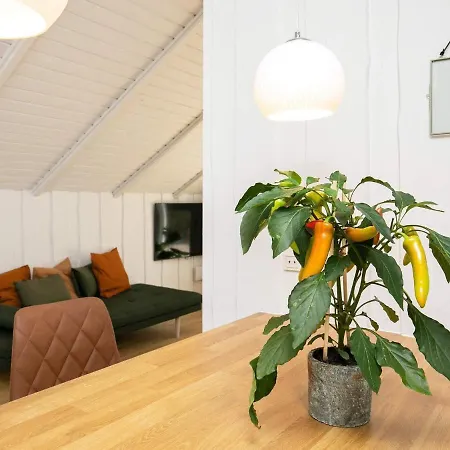 Four-bedroom Holiday In 42 *